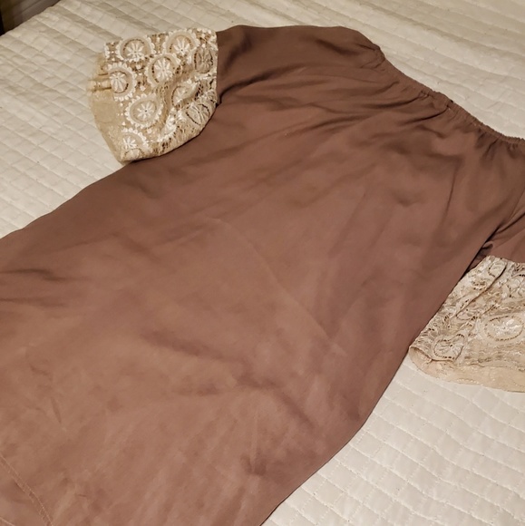 Blouse - Picture 2 of 3